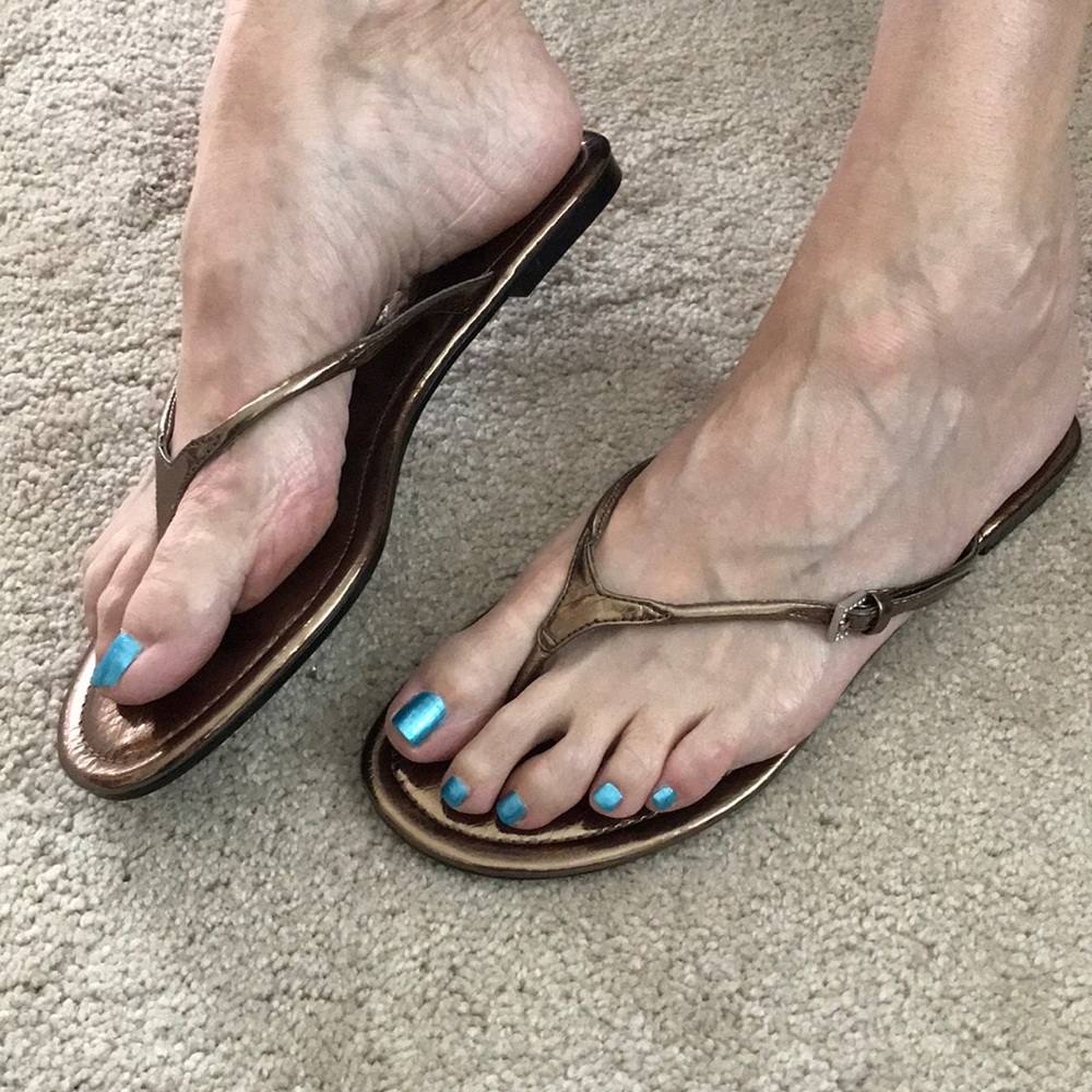 White House Black Market bronze thong flip flops